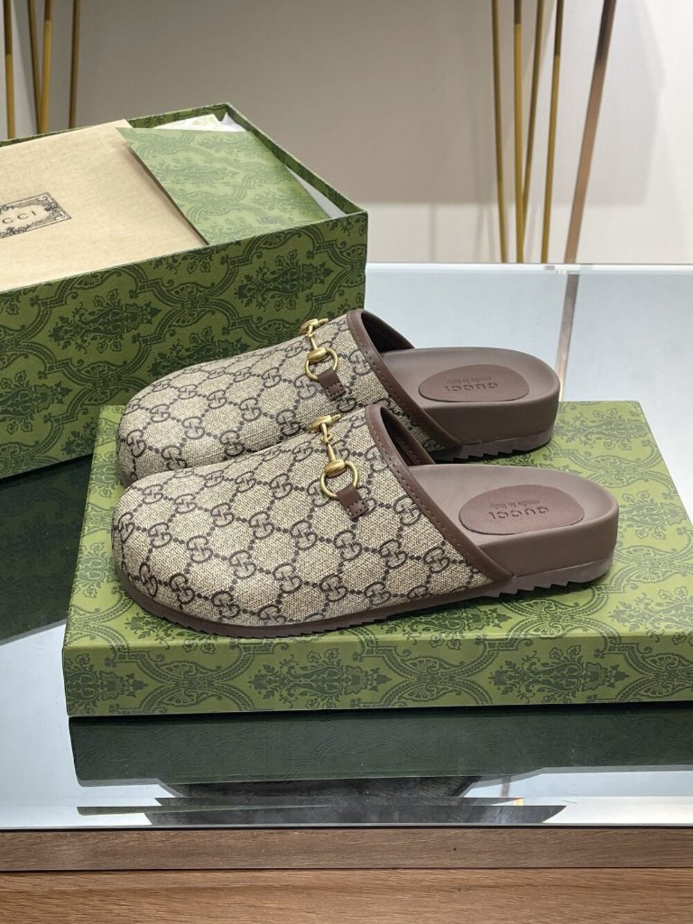 Gucci slippers